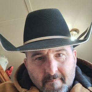 Meet your Posher, Zachary